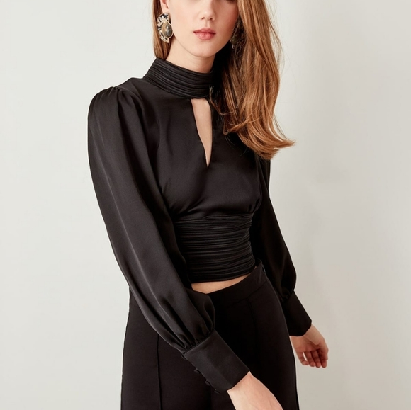 🆕 BLACK SATIN NERVUR DETAILED BLOUSE - Picture 7 of 8